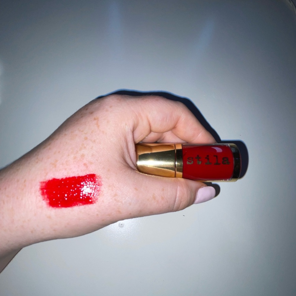Stila shine fever lip vinyl in the colour hot pursuit